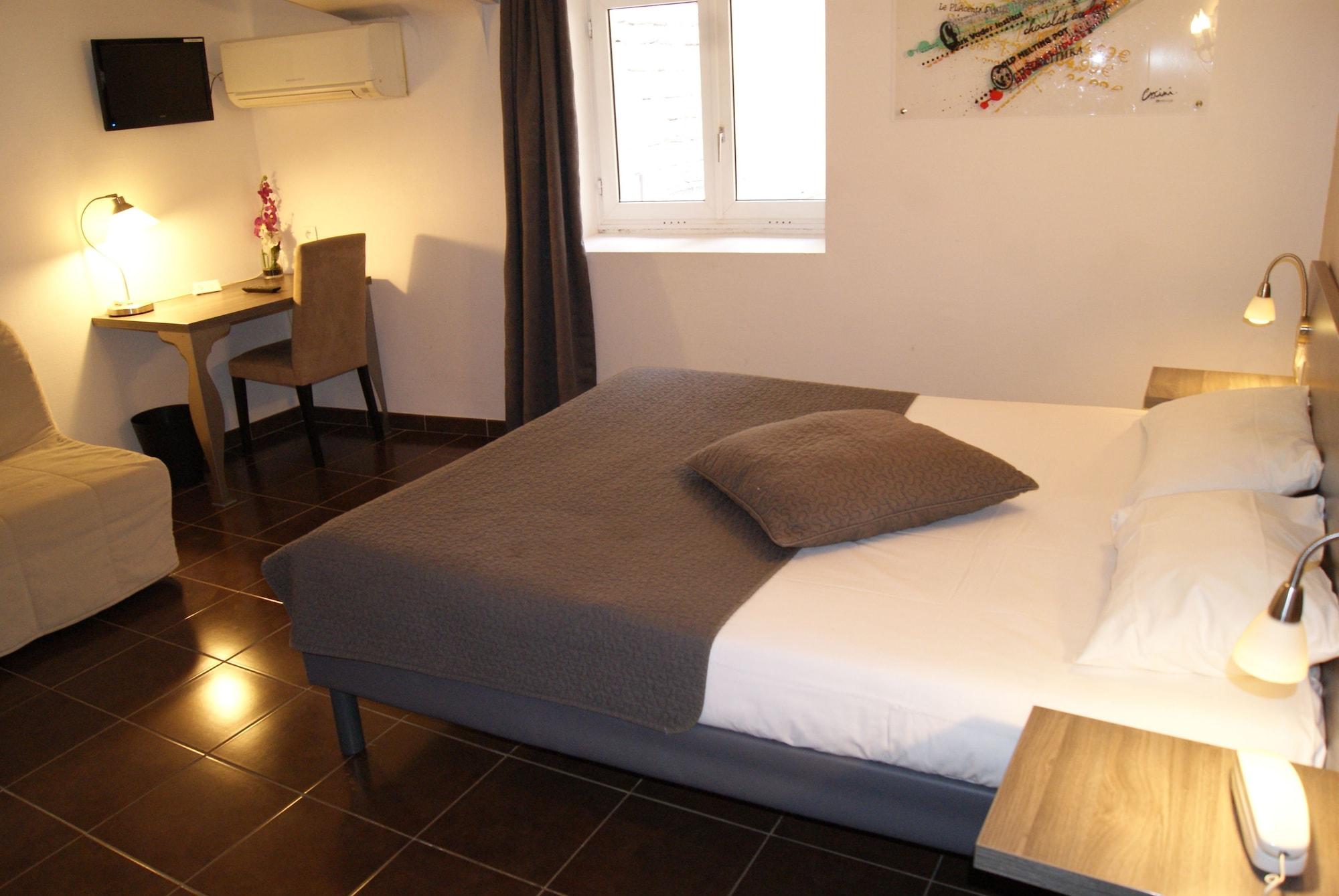 The Originals Boutique, Hotel Danieli, Avignon Exterior photo